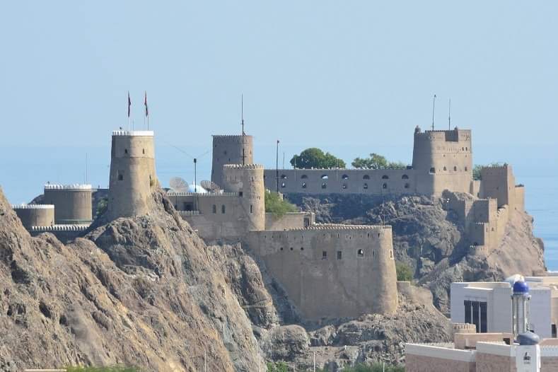 Nizwa and Al Jabal Al Akhdar Mountain Full-Day Tour