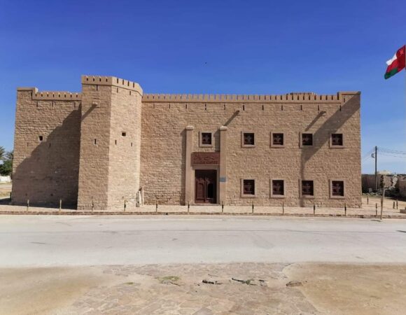 Nizwa Fort, Nizwa Souq, Bahla Fort, and Jabreen Castle Full-Day Tour